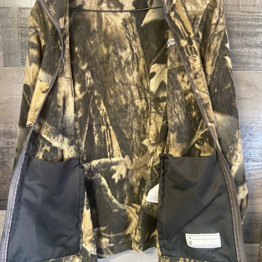 Youth Size 18/20 Columbia Timberwolf Camo Fleece Jacket